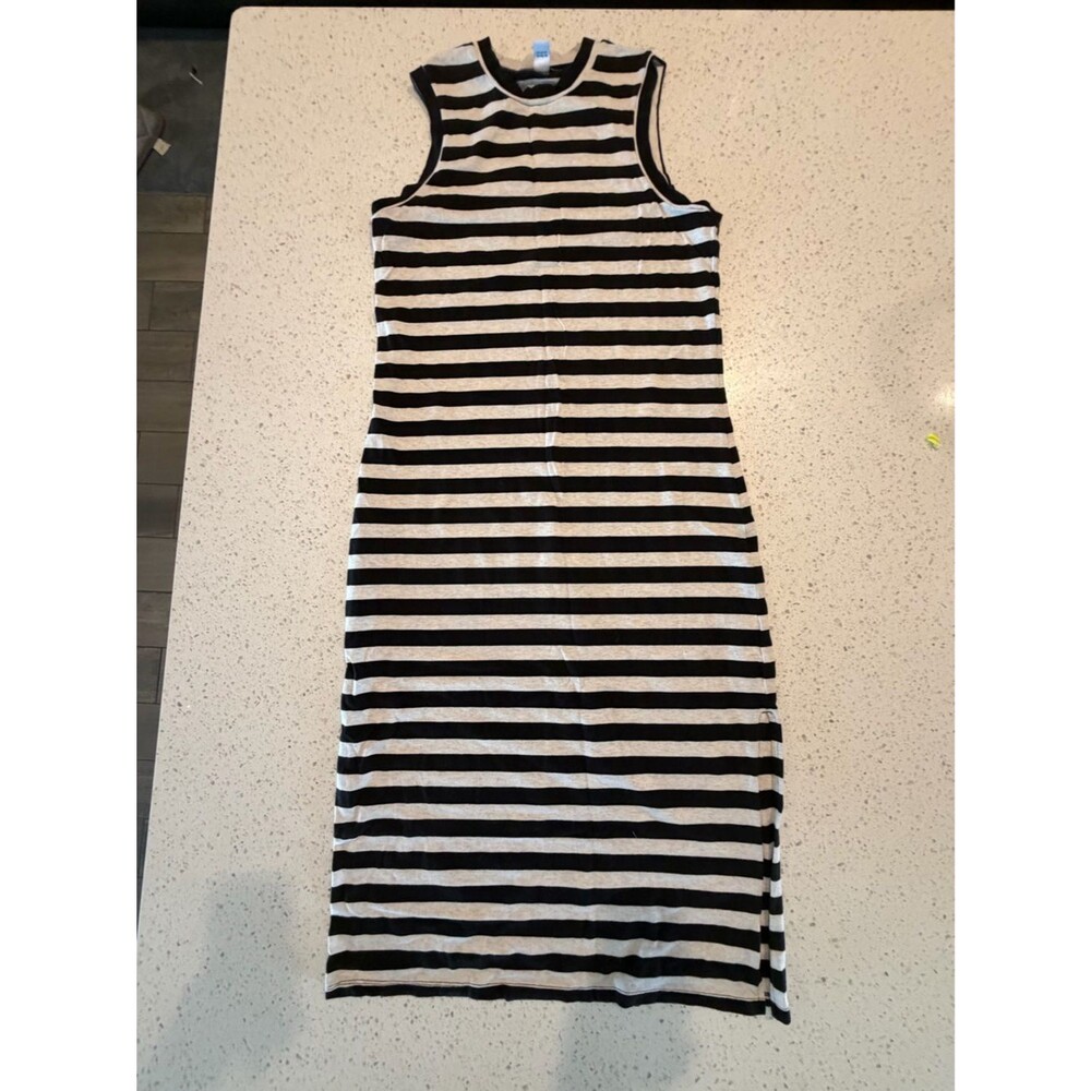 Old Navy Black and White Striped Sleeveless Midi Dress L